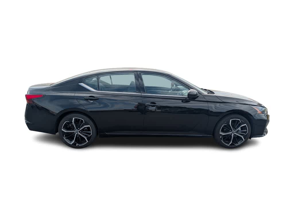 Used 2024 Nissan Altima 2.5 SR FWD image 4