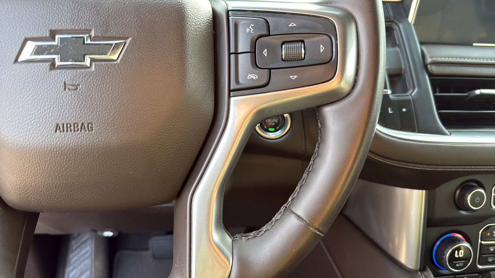 Used 2023 Chevrolet Suburban Z71 w/ Luxury Package AWD/4WD image 13