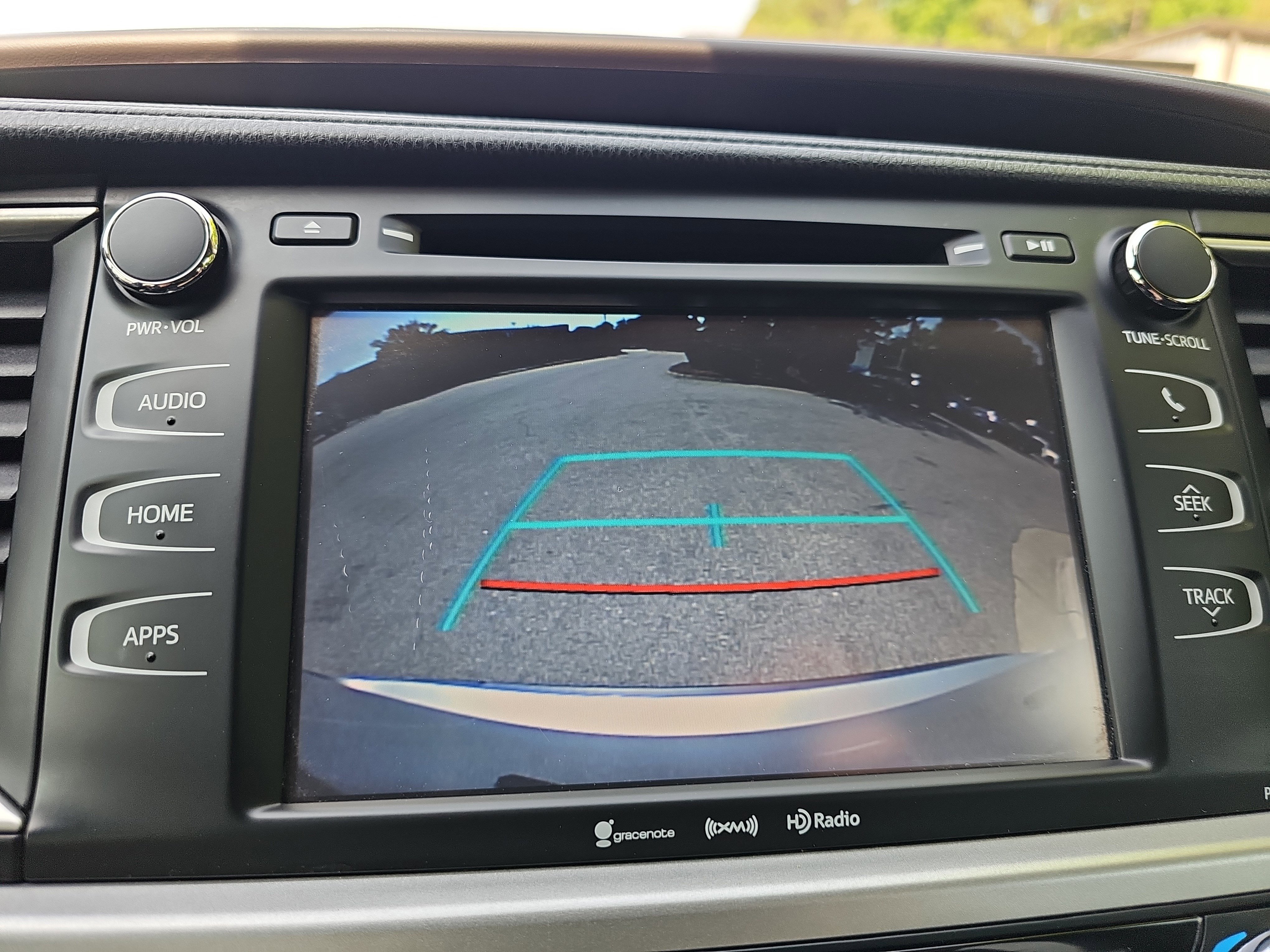 Used 2017 Toyota Highlander Plus FWD image 26