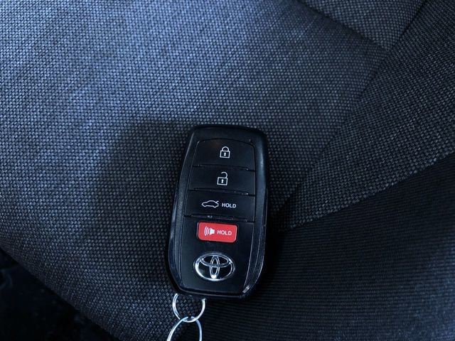 Used 2025 Toyota Camry LE image 32