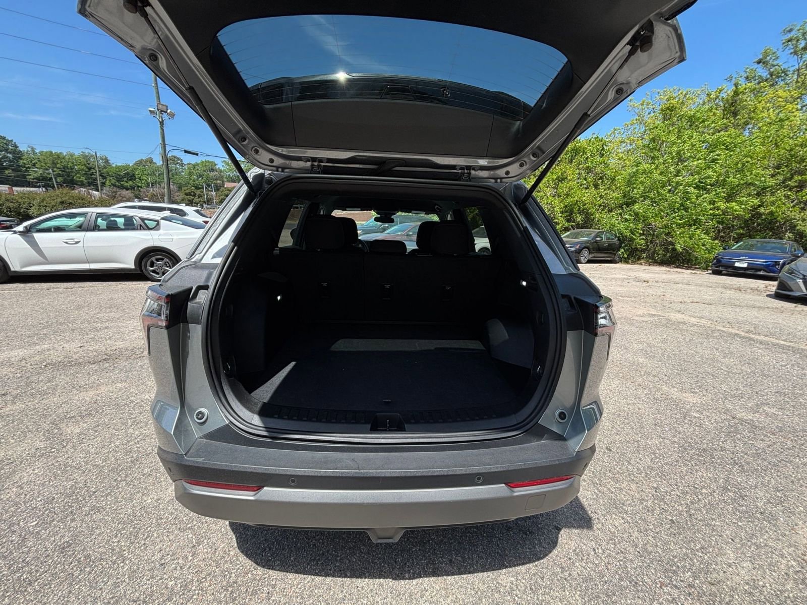 Used 2025 Chevrolet Equinox LT FWD image 30