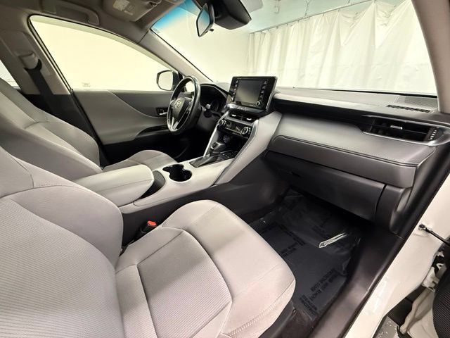 Certified 2021 Toyota Venza LE w/ Carpet Mat Package (TMS) AWD/4WD image 9