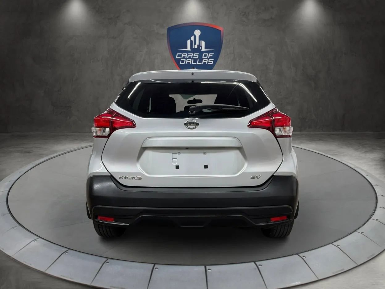 Used 2019 Nissan Kicks SV image 4