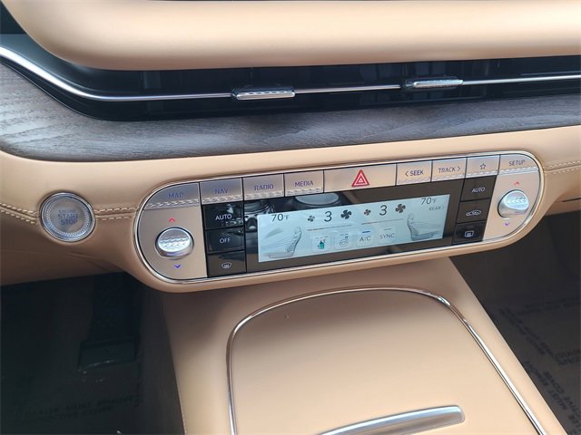 Used 2025 Genesis G90 3.5T image 32