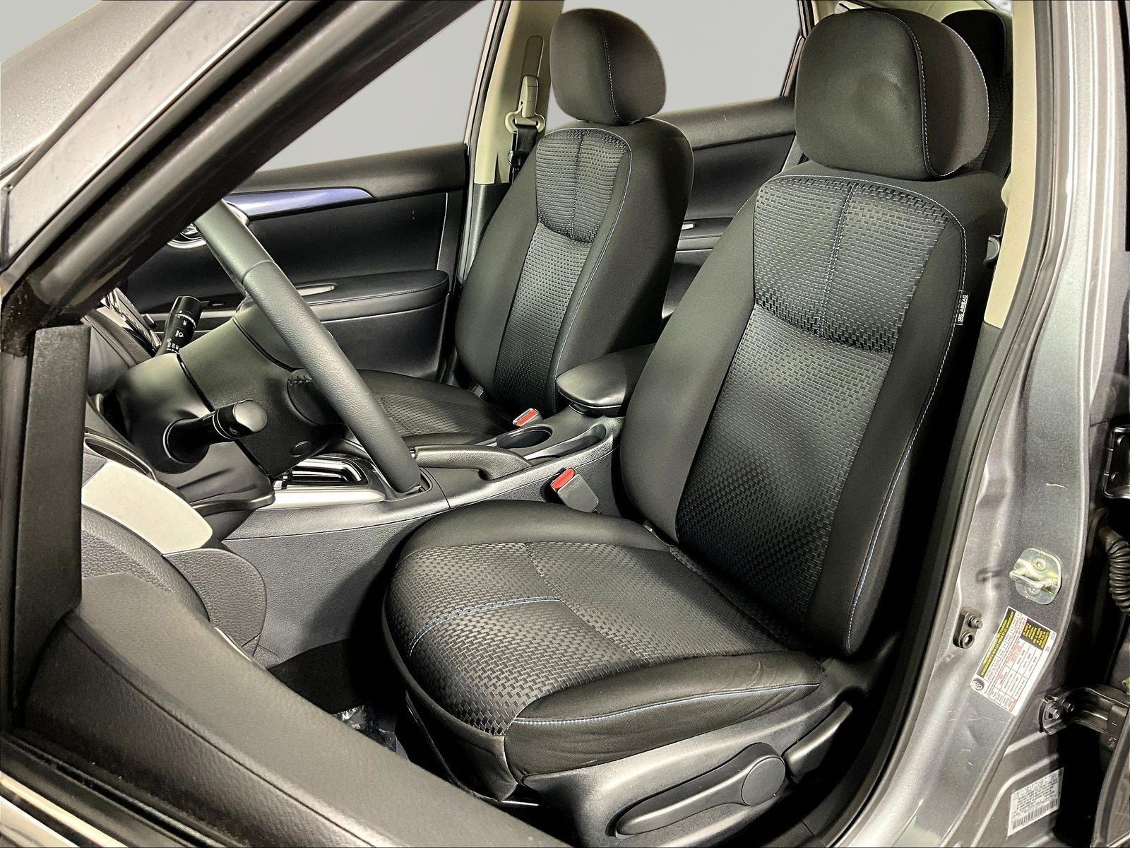 Used 2017 Nissan Sentra SR w/ Driver's Assist Package FWD image 21
