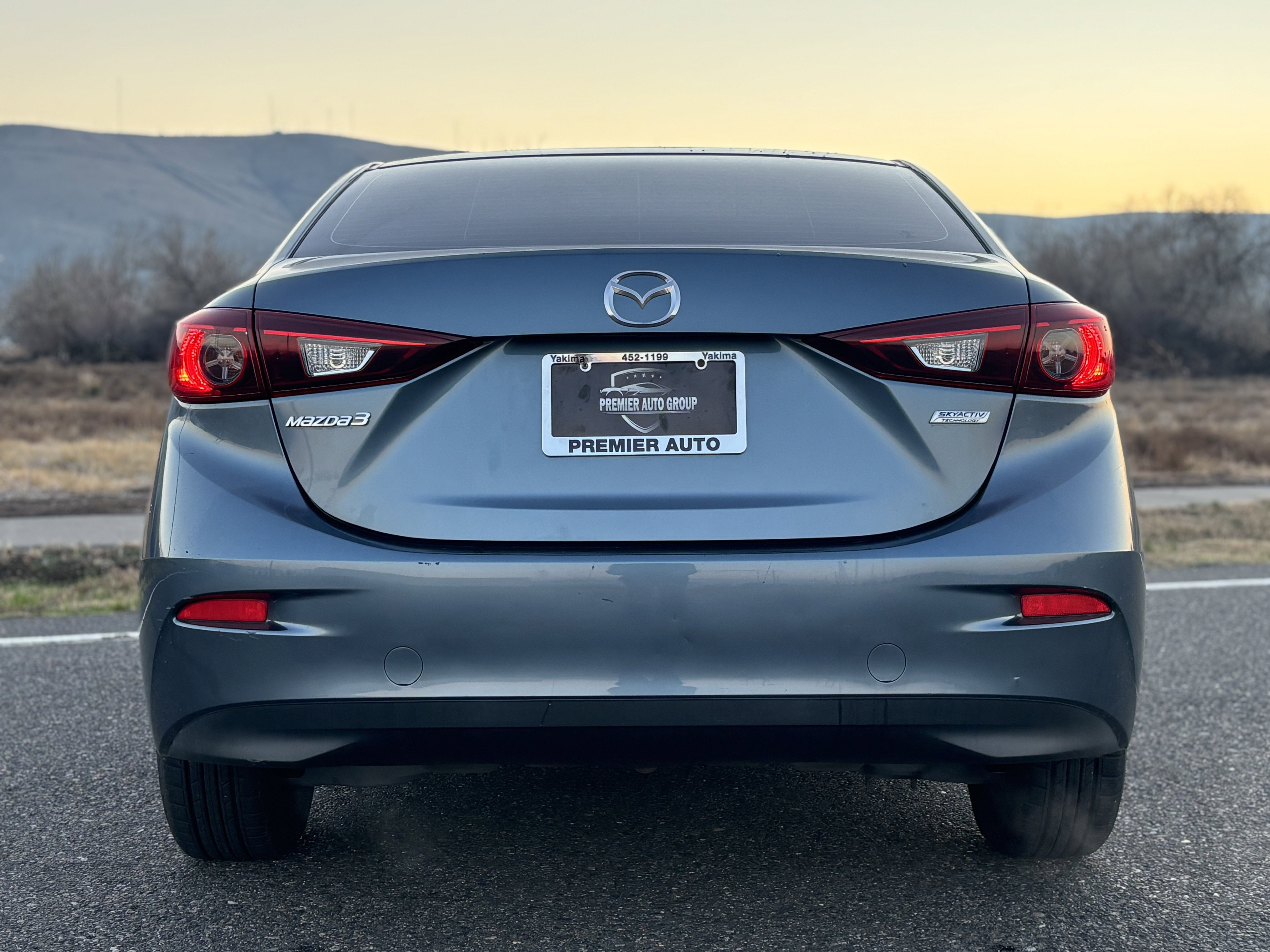 Used 2015 MAZDA MAZDA3 i SV image 9