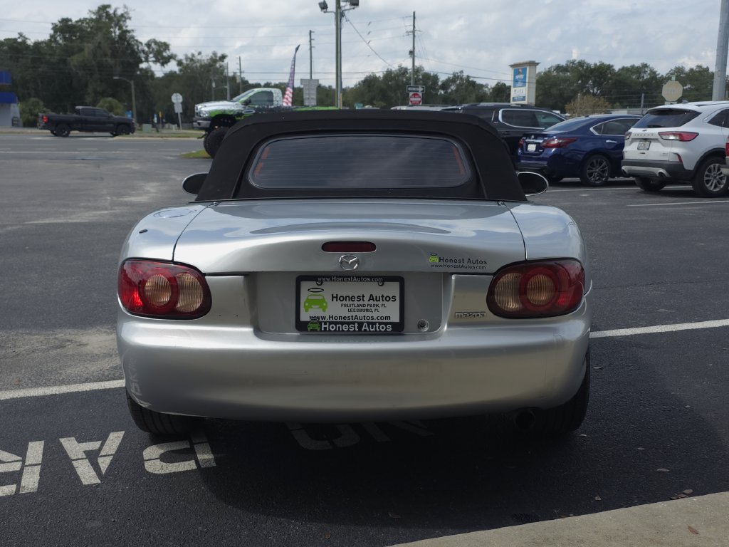 Used 2003 MAZDA MX-5 Miata RWD image 8