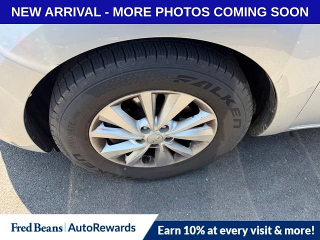 Used 2017 Kia Sedona LX w/ LX Essentials Premium Package FWD image 4