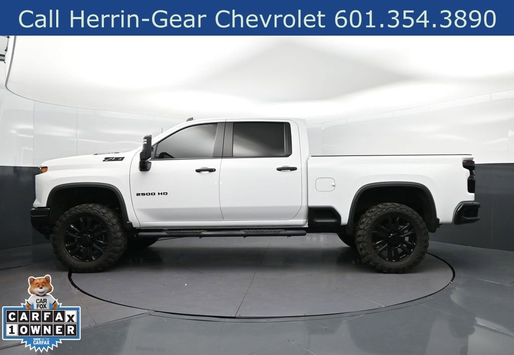 Used 2024 Chevrolet Silverado 2500 Custom w/ Custom Value Package AWD/4WD image 4