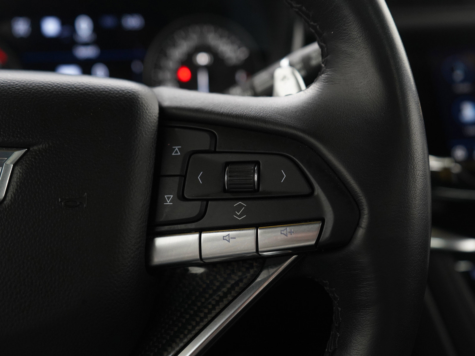 Used 2024 Cadillac XT6 Sport w/ Technology Package image 31