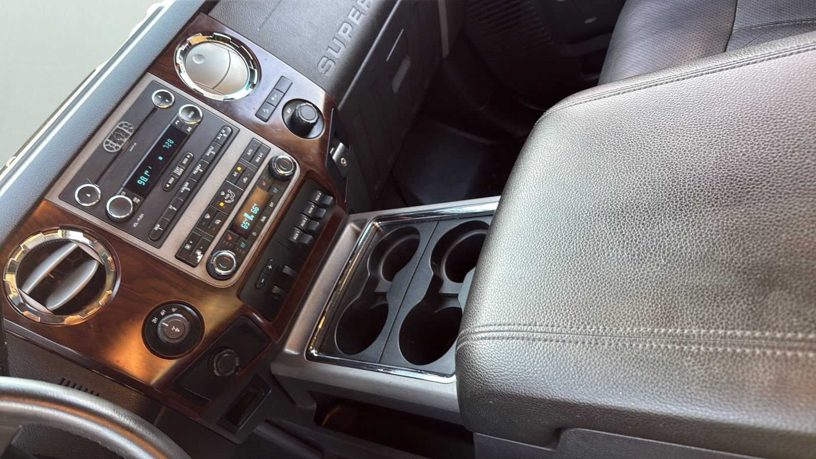 Used 2011 Ford F250 Lariat w/ Lariat Interior Pkg AWD/4WD image 20
