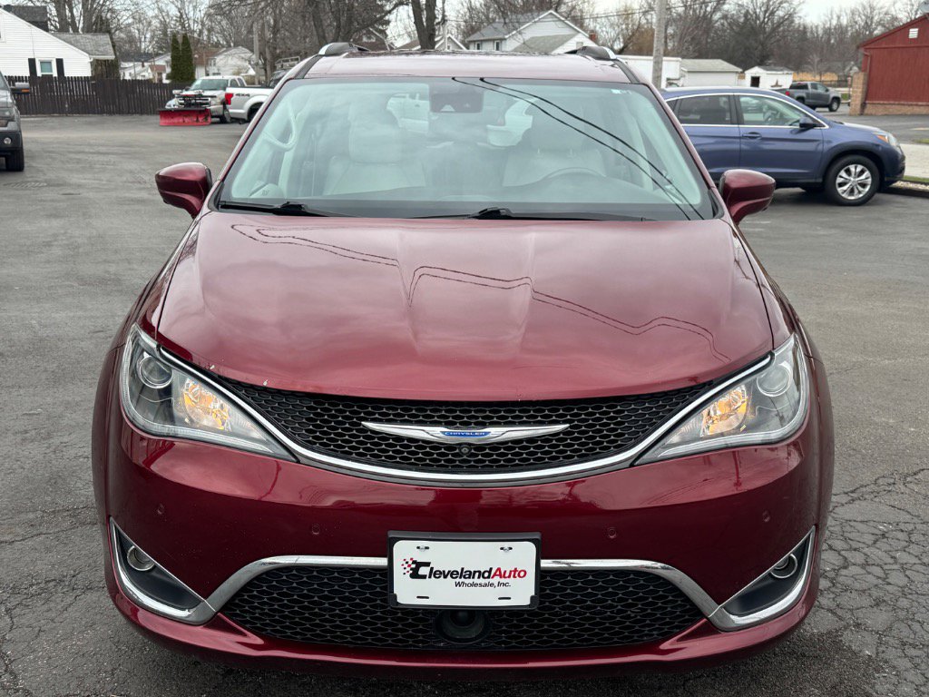 Used 2018 Chrysler Pacifica Touring-L w/ Advanced Safetytec Group FWD image 3