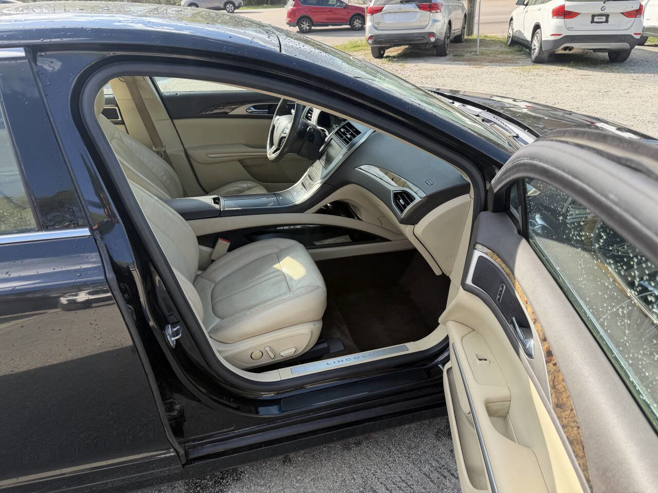 Used 2014 Lincoln MKZ image 19