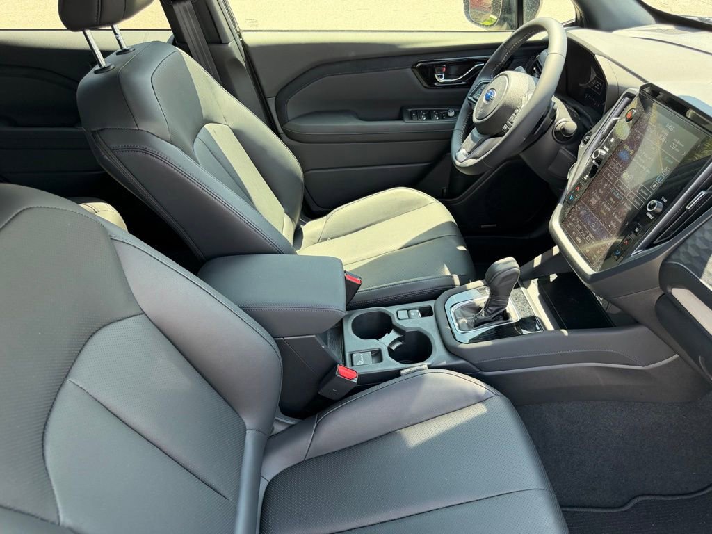 Used 2025 Subaru Forester Limited AWD/4WD image 17