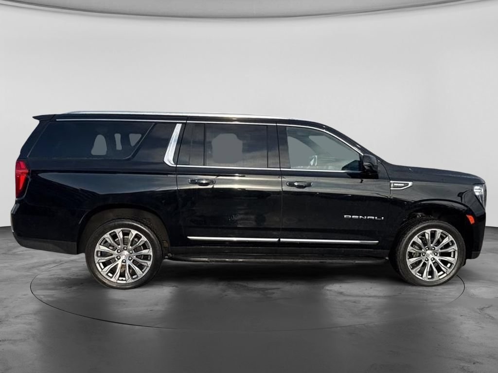 Used 2023 GMC Yukon XL Denali AWD/4WD image 13