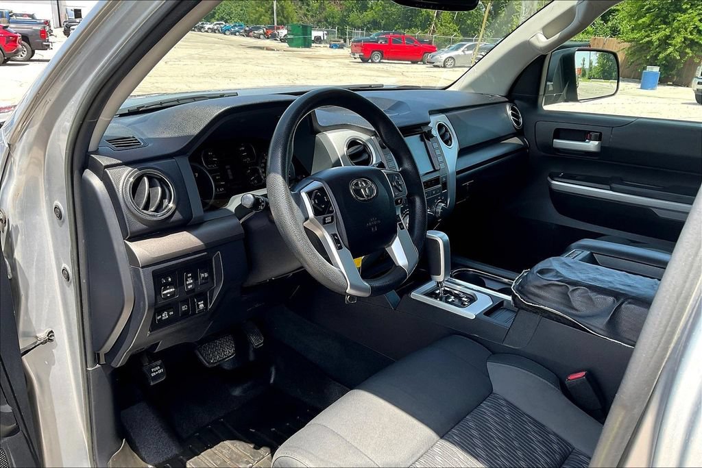 Used 2021 Toyota Tundra SR5 w/ Convenience Package AWD/4WD image 8