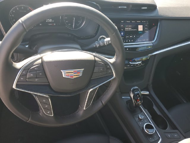 Certified 2024 Cadillac XT5 Premium Luxury w/ LPO, Floor Liner Package AWD/4WD image 15