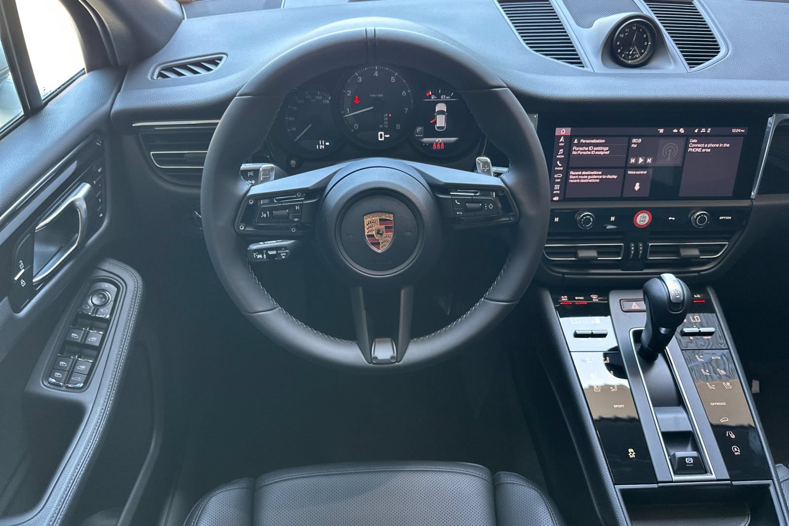 New 2026 Porsche Macan AWD/4WD image 16