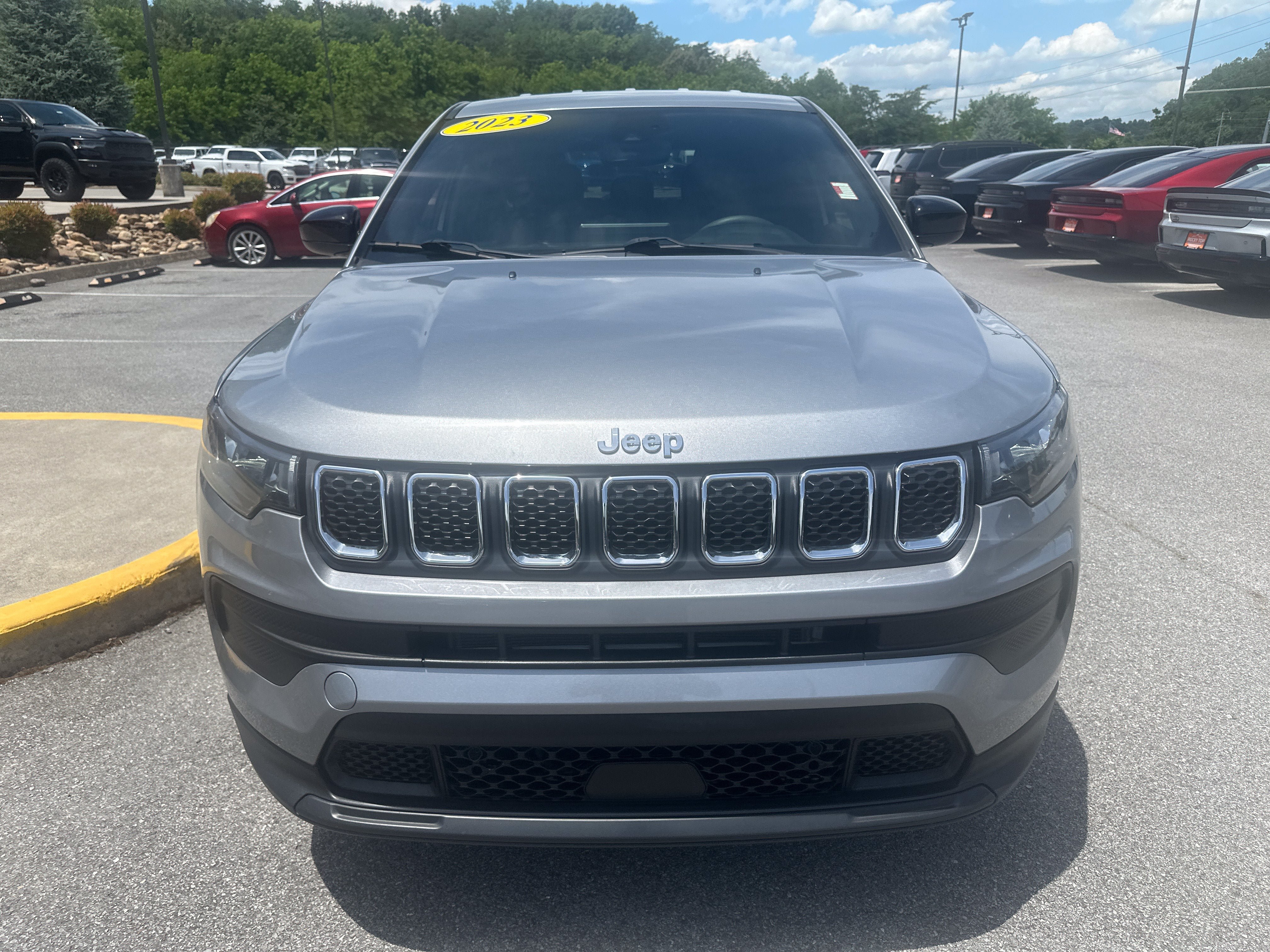 Used 2023 Jeep Compass Sport AWD/4WD image 3