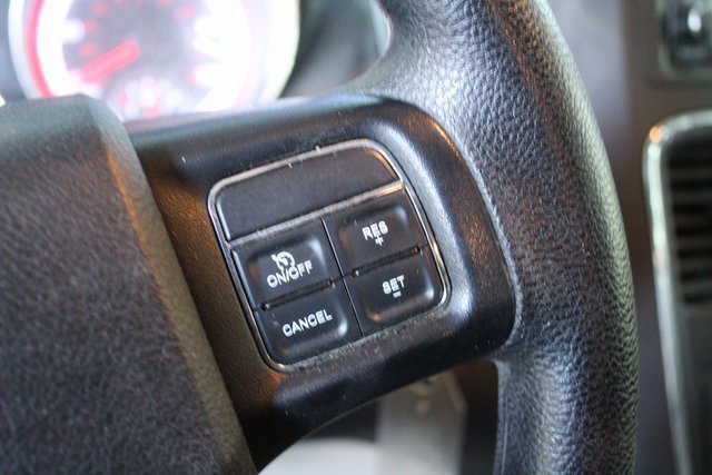 Used 2018 Dodge Grand Caravan SE w/ UConnect Hands-Free Group image 10