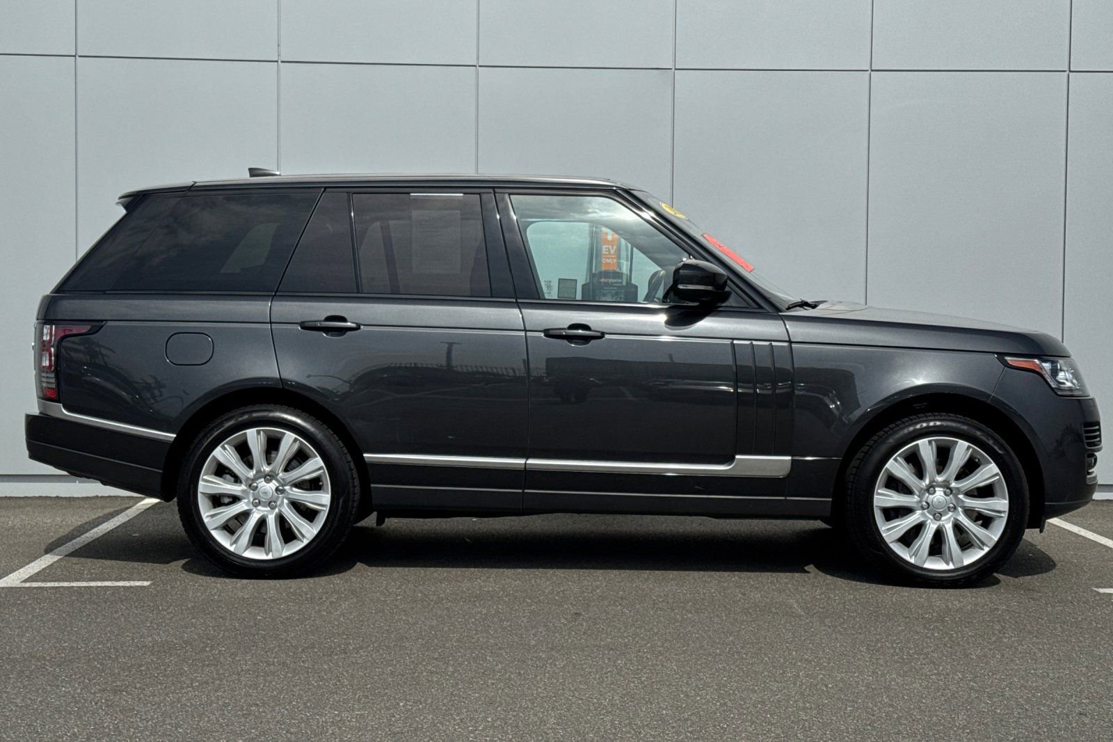 Used 2017 Land Rover Range Rover Supercharged AWD/4WD image 6