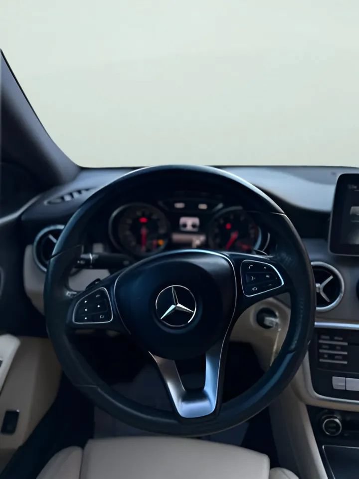 Used 2017 Mercedes-Benz CLA 250 image 24