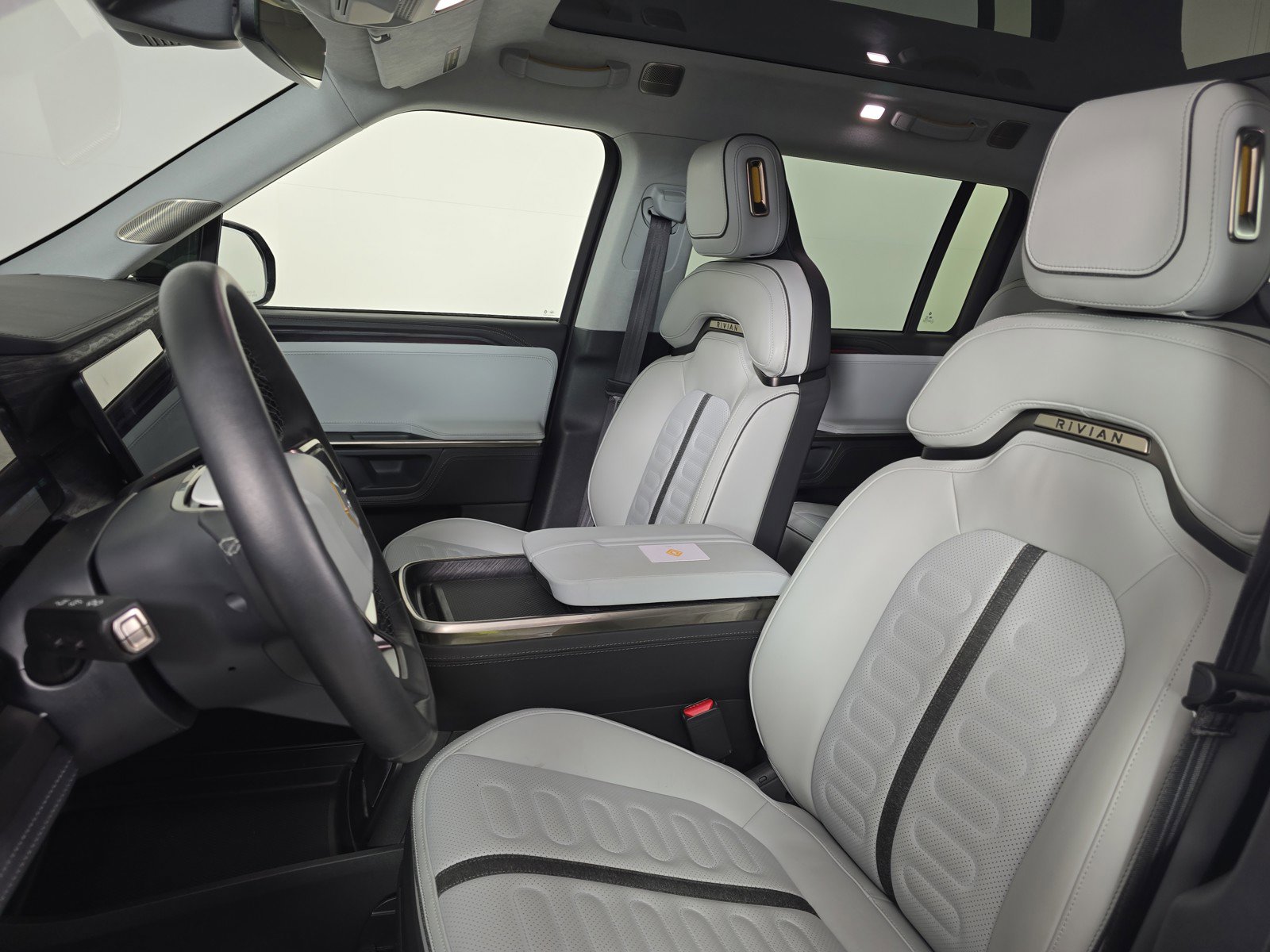 Used 2024 Rivian R1S Adventure AWD/4WD image 20