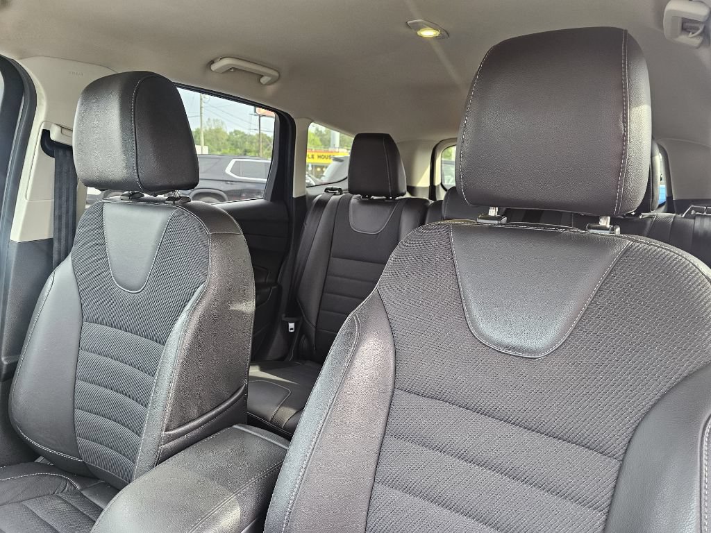 Used 2016 Ford Escape SE w/ SE Chrome Package AWD/4WD image 16