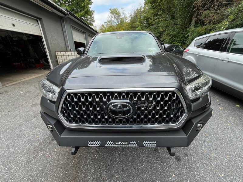 Used 2019 Toyota Tacoma 4x4 Double Cab image 2