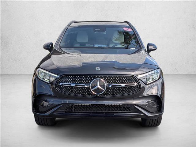 Used 2025 Mercedes-Benz GLC 350e 4MATIC image 2