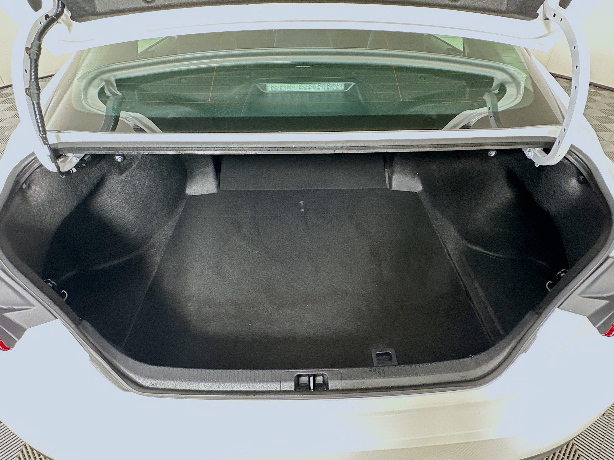 Used 2025 Toyota Camry LE image 27