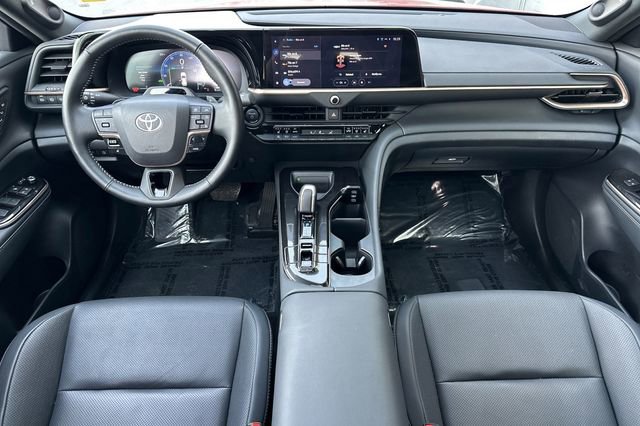 Used 2025 Toyota Crown Signia Limited image 15