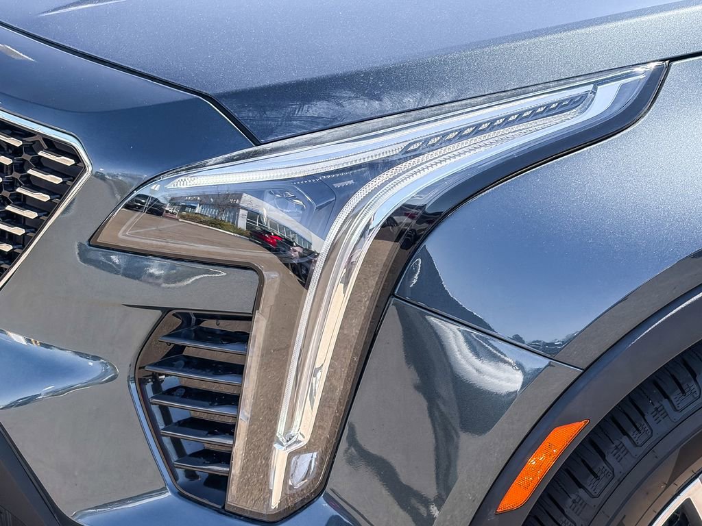 Used 2019 Cadillac XT4 Sport w/ Cold Weather Package image 7
