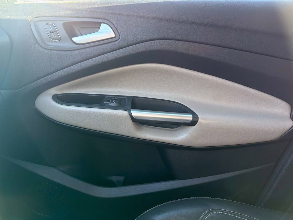 Used 2019 Ford Escape SEL AWD/4WD image 23