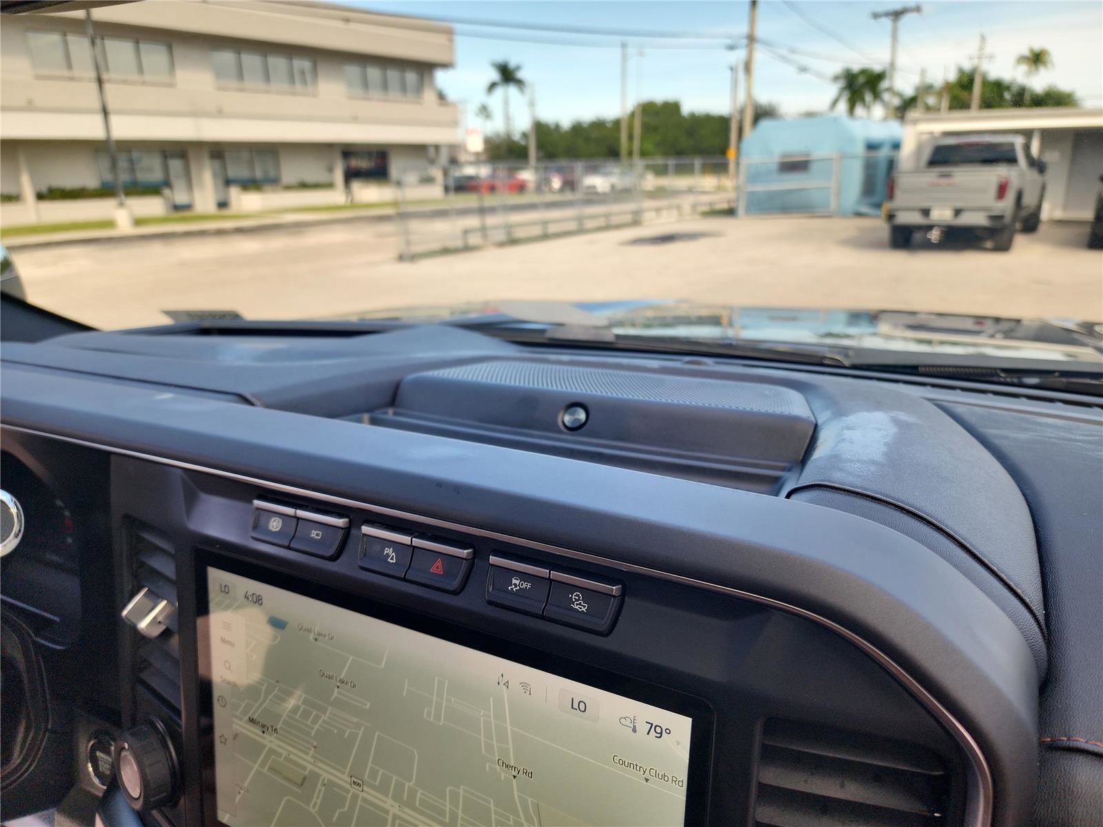 Used 2023 Ford F250 Platinum w/ Tremor Off-Road Package image 32