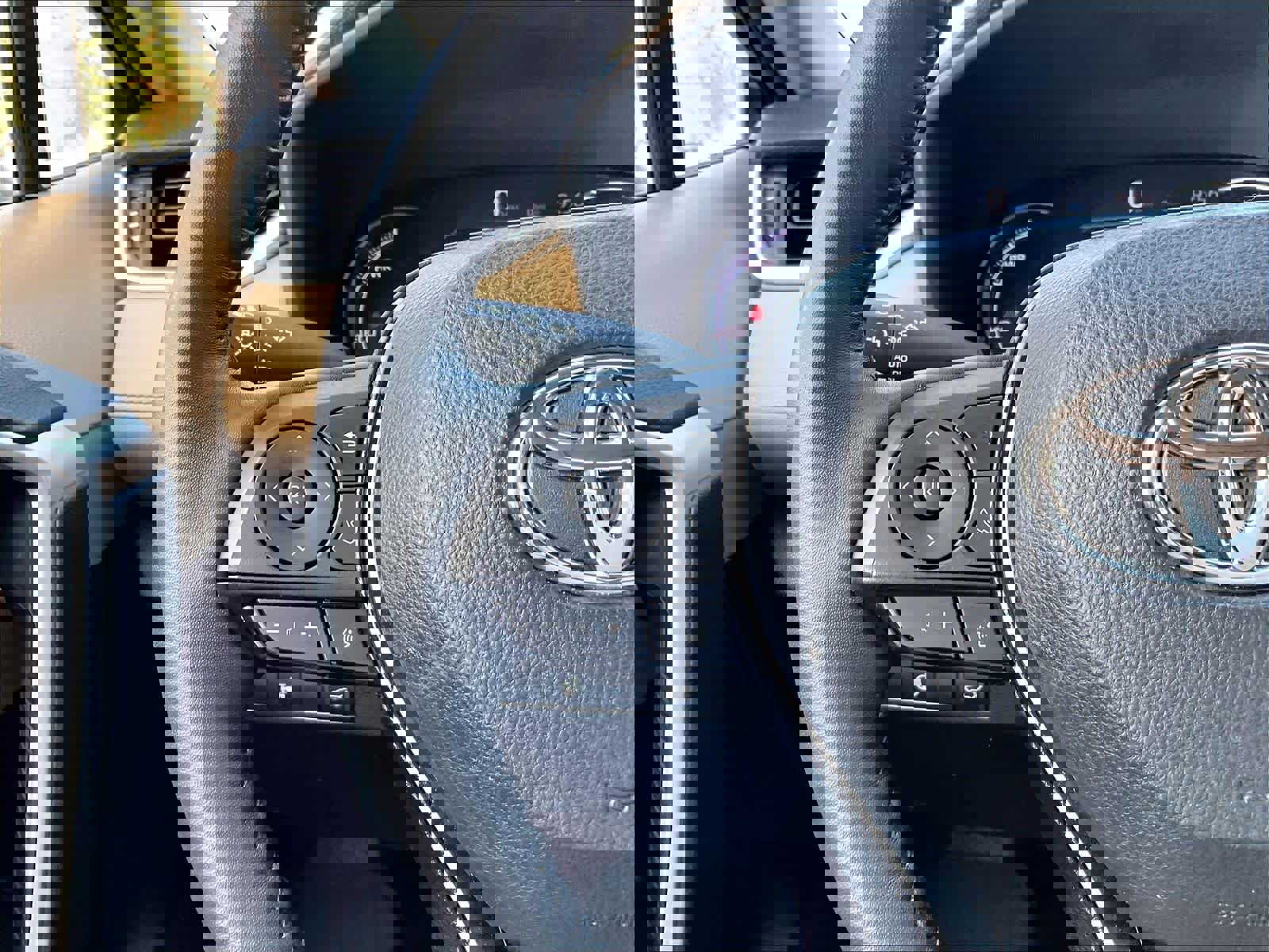 Used 2023 Toyota RAV4 XLE image 23