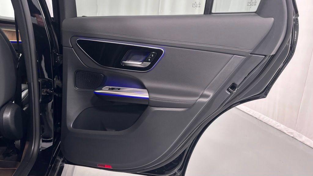 Certified 2025 Mercedes-Benz GLC 300 4MATIC image 27