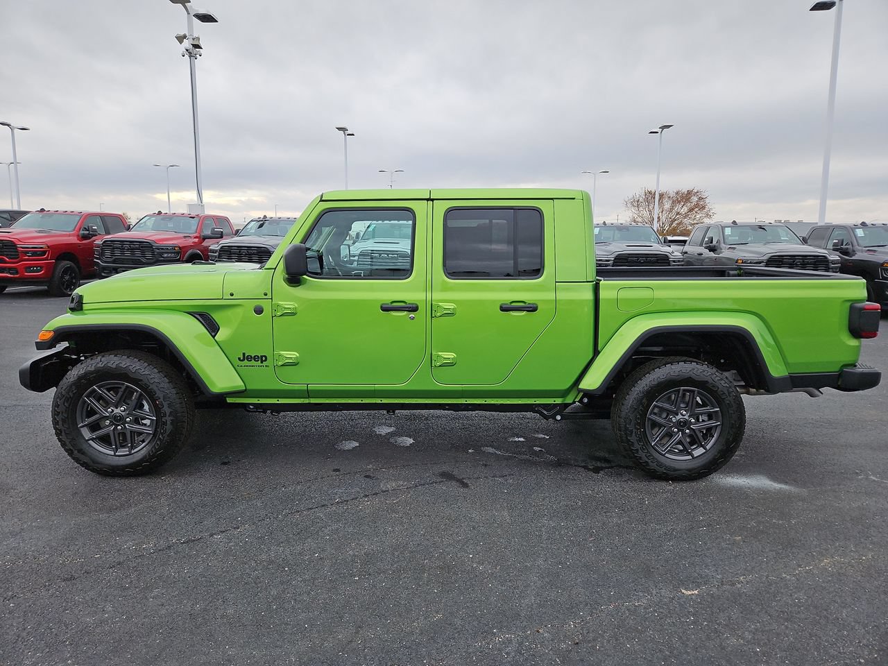 New 2026 Jeep Gladiator Sport AWD/4WD image 4
