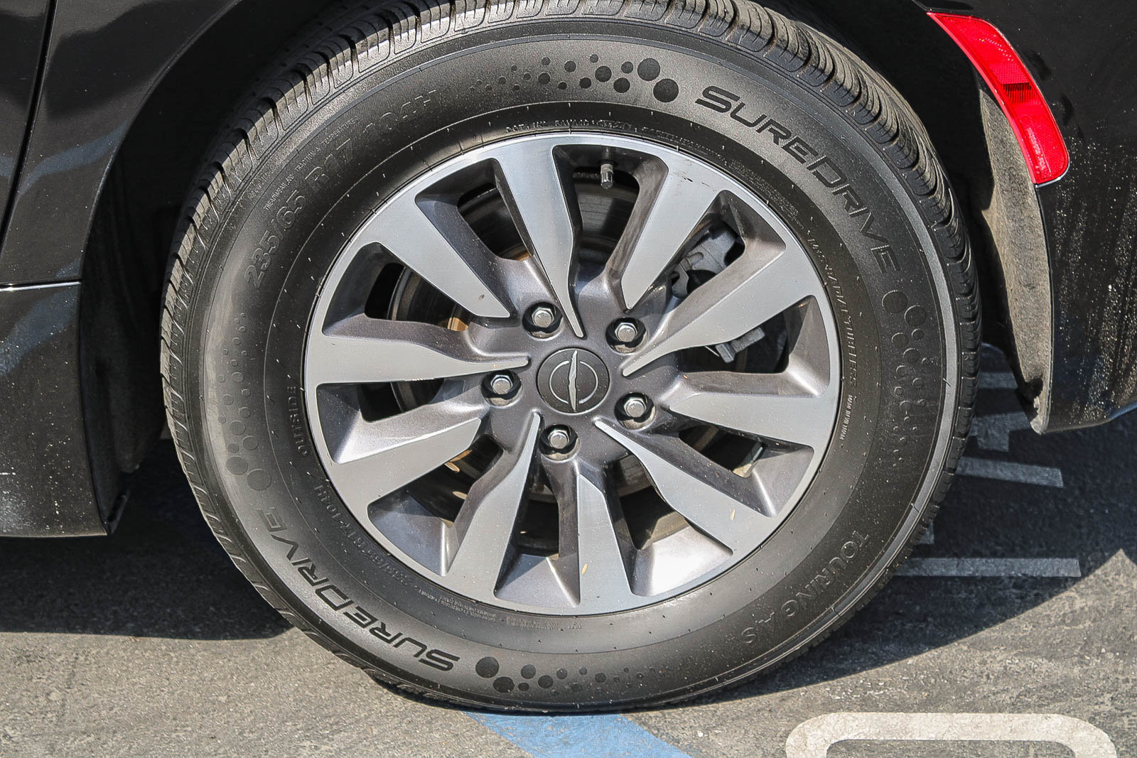 Used 2024 Chrysler Pacifica Limited FWD image 12