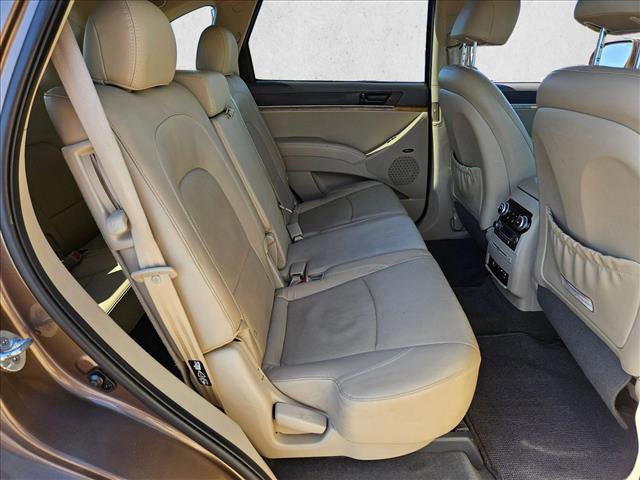 Used 2012 Hyundai Veracruz Limited w/ Entertainment Pkg FWD image 24