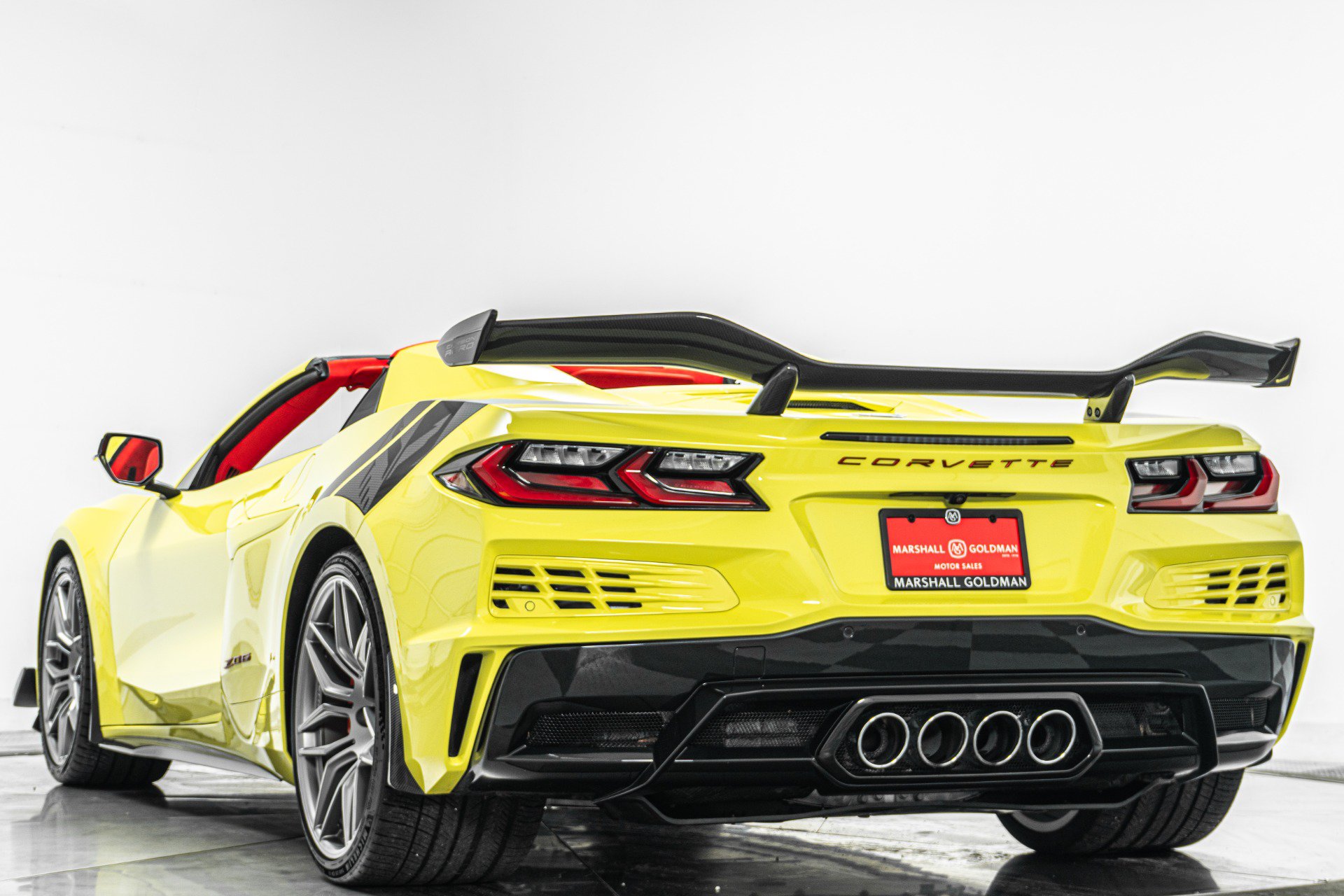 Used 2024 Chevrolet Corvette Z06 w/ Z07 Performance Package RWD image 7