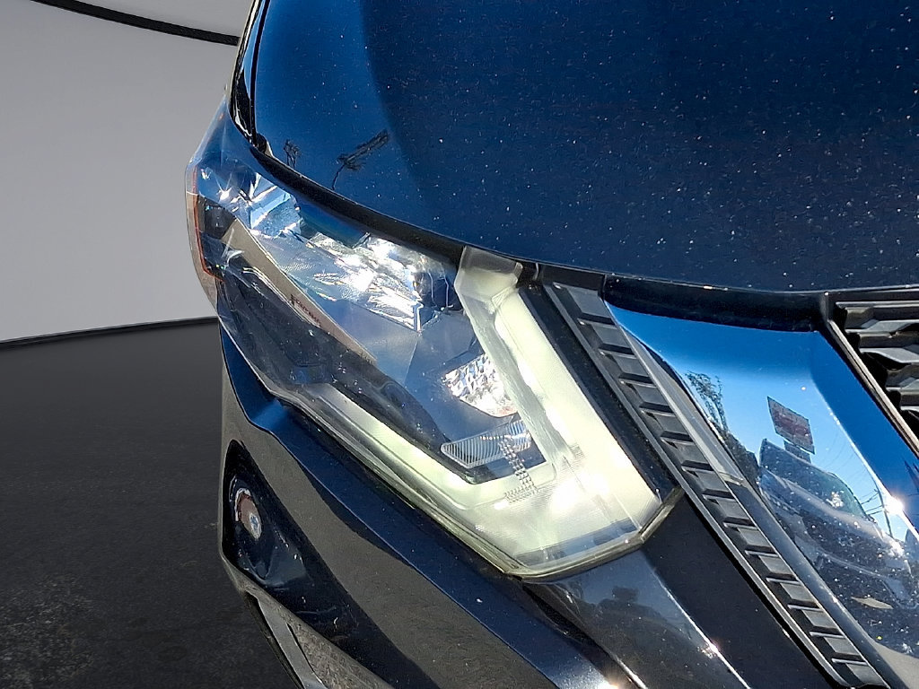 Used 2020 Nissan Rogue S w/ Special Edition Package FWD image 34