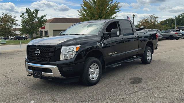 Used 2023 Nissan Titan SV AWD/4WD image 4