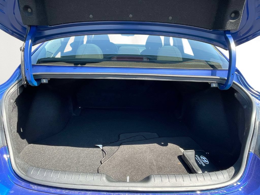Used 2023 Hyundai Elantra SEL w/ Convenience Package FWD image 9