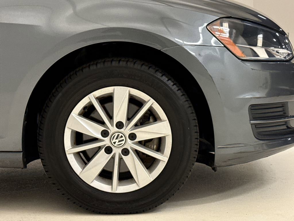 Used 2016 Volkswagen Golf S image 6