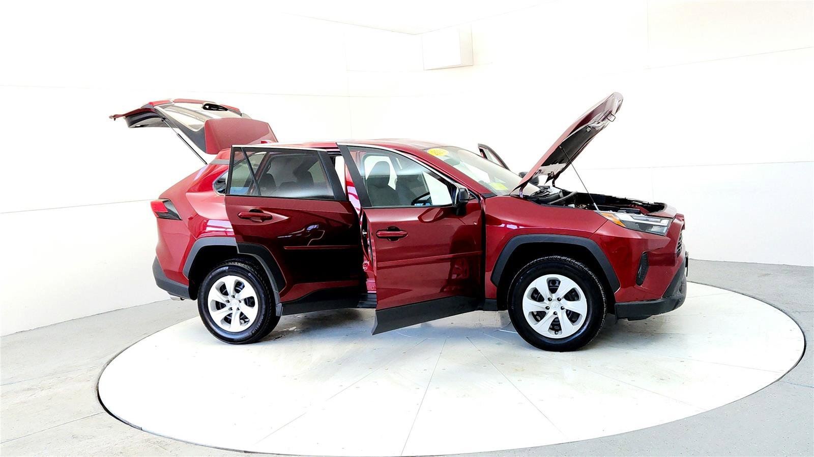 Used 2024 Toyota RAV4 LE image 12