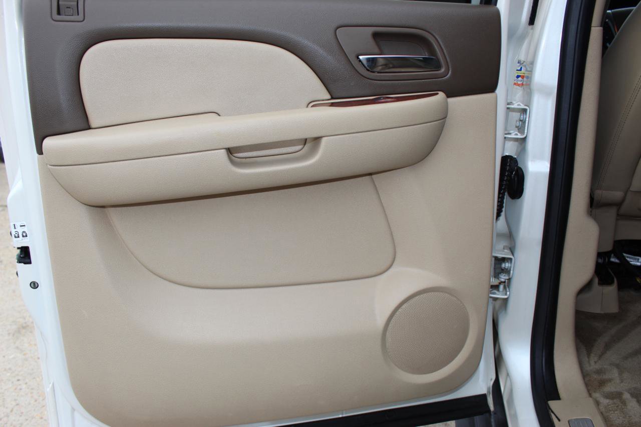 Used 2012 Chevrolet Suburban LTZ AWD/4WD image 15