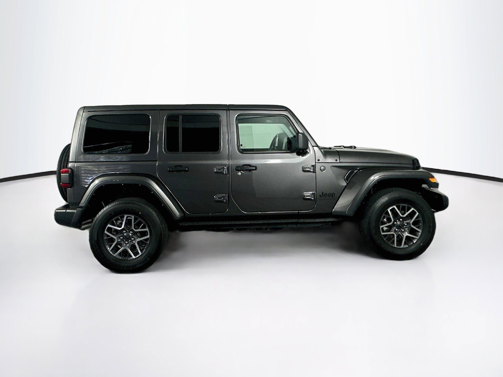 Used 2025 Jeep Wrangler Unlimited Sahara w/ Technology Group AWD/4WD image 10
