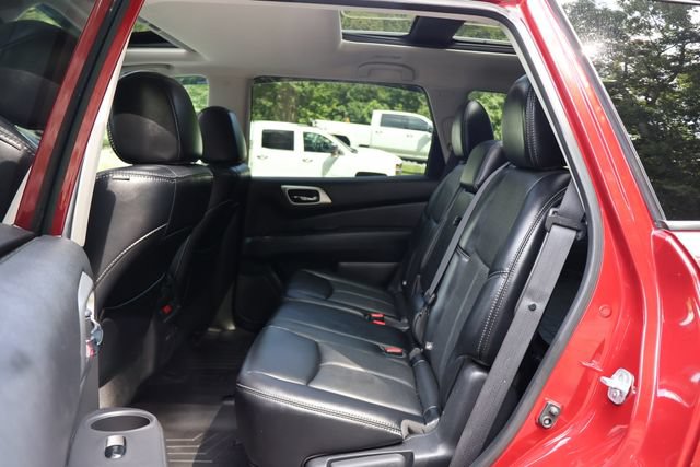 Used 2017 Nissan Pathfinder Platinum AWD/4WD image 18
