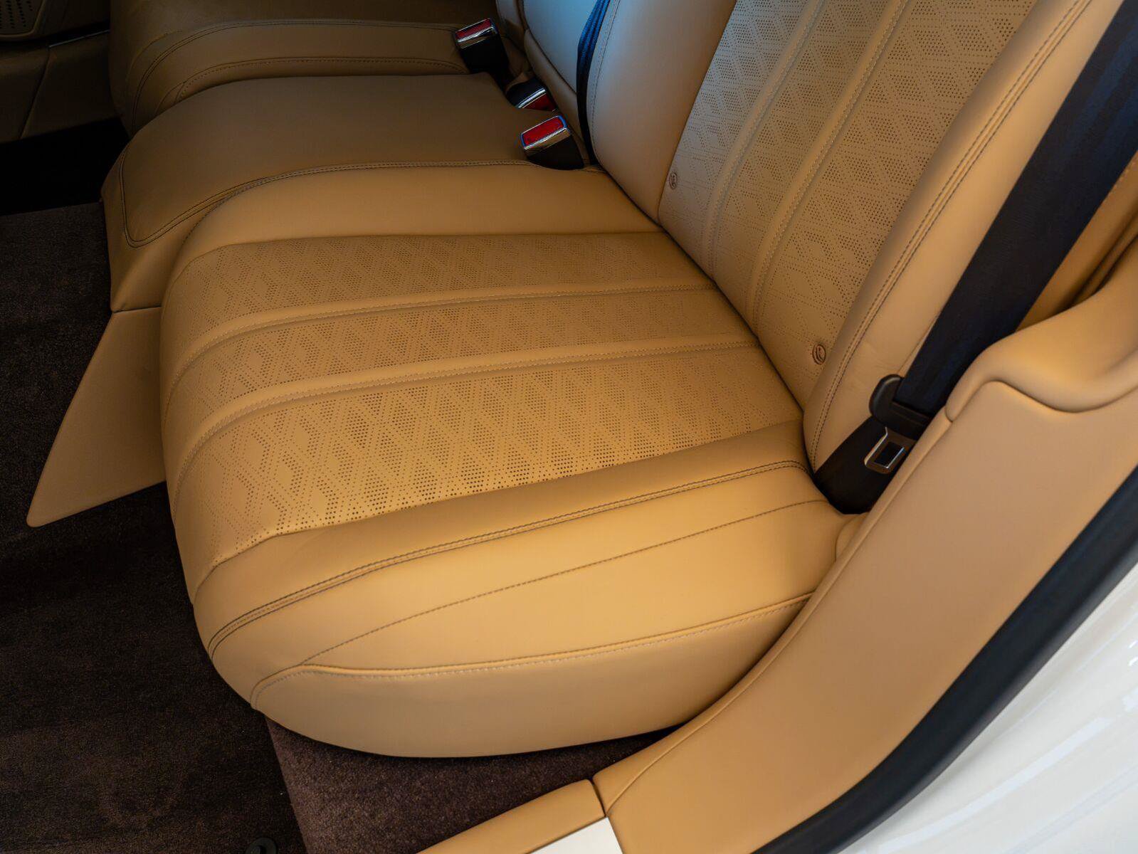 Used 2025 Bentley Flying Spur Plug-In Hybrid AWD/4WD image 25